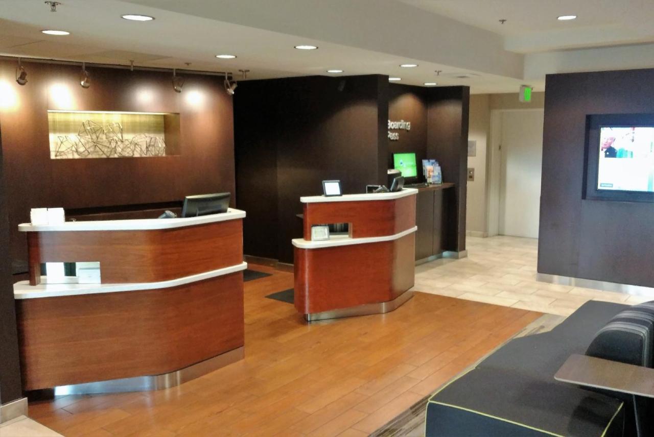 Courtyard By Marriott Portland Tigard Hotel Exterior photo
