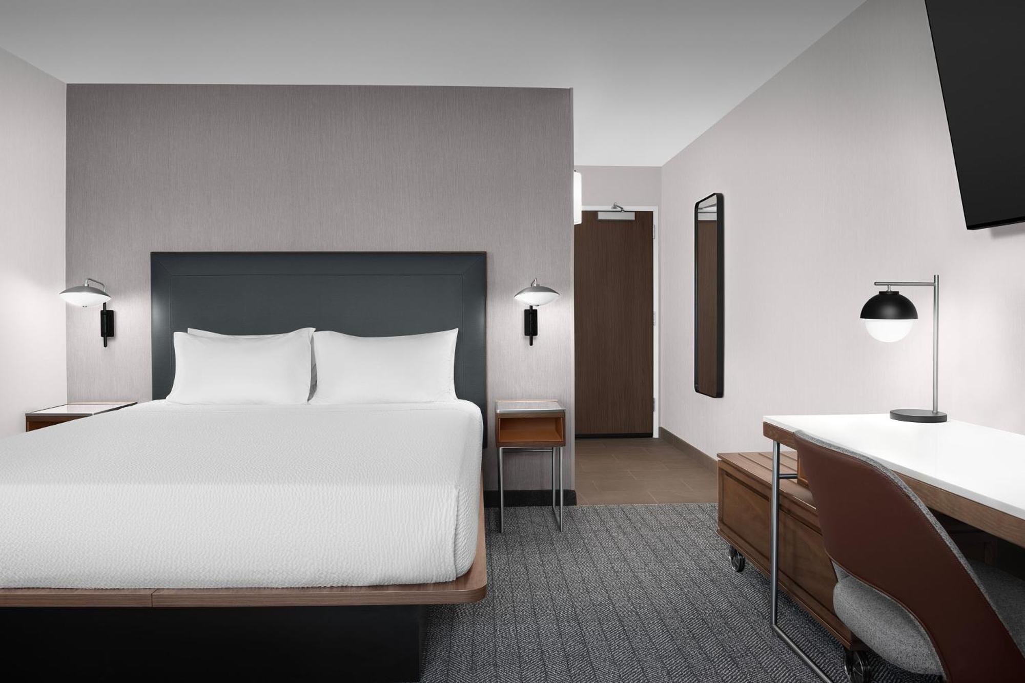 Courtyard By Marriott Portland Tigard Hotel Exterior photo